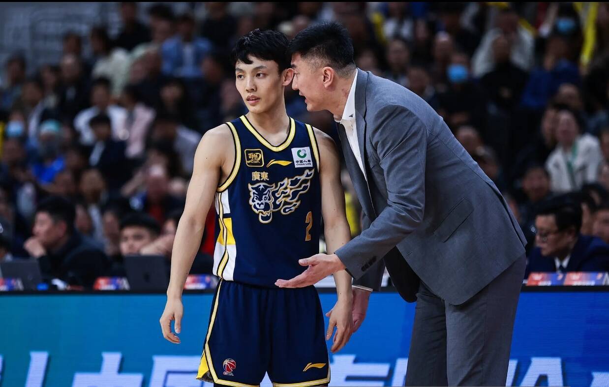 广东队为何40分惨败？媒体人说出原因，这2人真的难堪大用