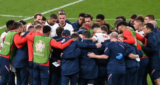 1626038494035087849.jpg 4382.jpg